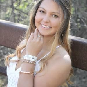 Meet your Posher, Chloe